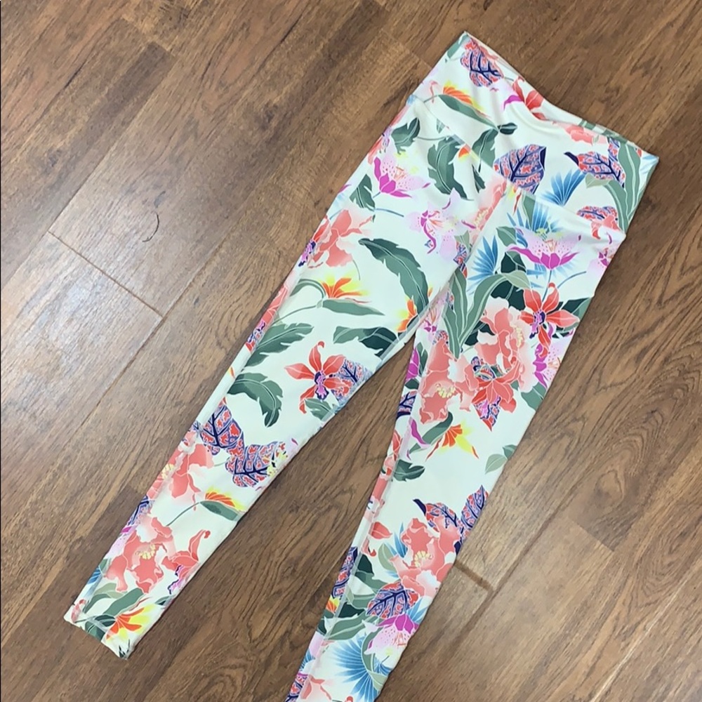 •NEW WITH TAGS• Workout Leggings